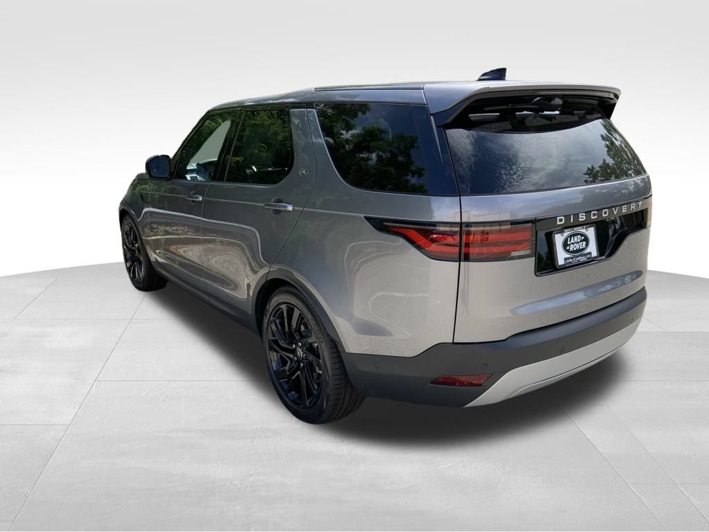 2025 Land Rover Discovery S photo 6