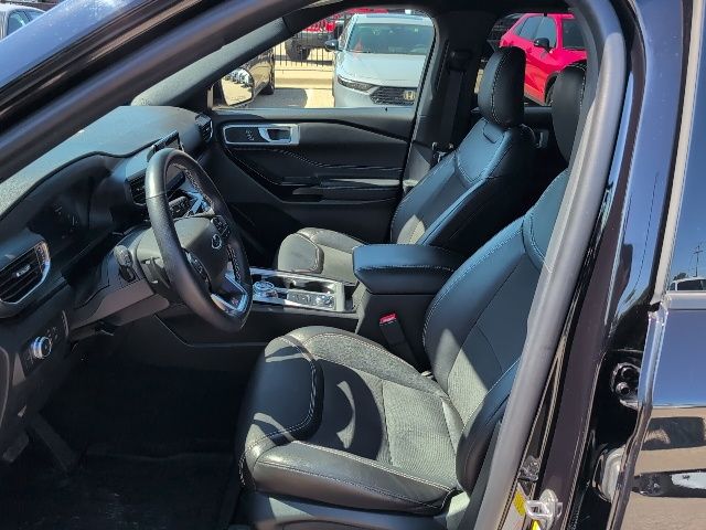 2022 Ford Explorer ST photo 8