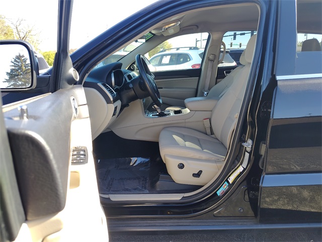 2018 Jeep Grand Cherokee Laredo photo 2