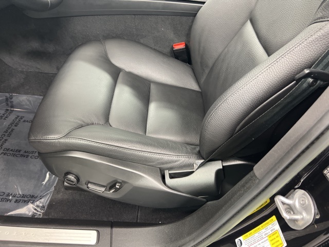 2022 Volvo XC60 B5 Momentum photo 13