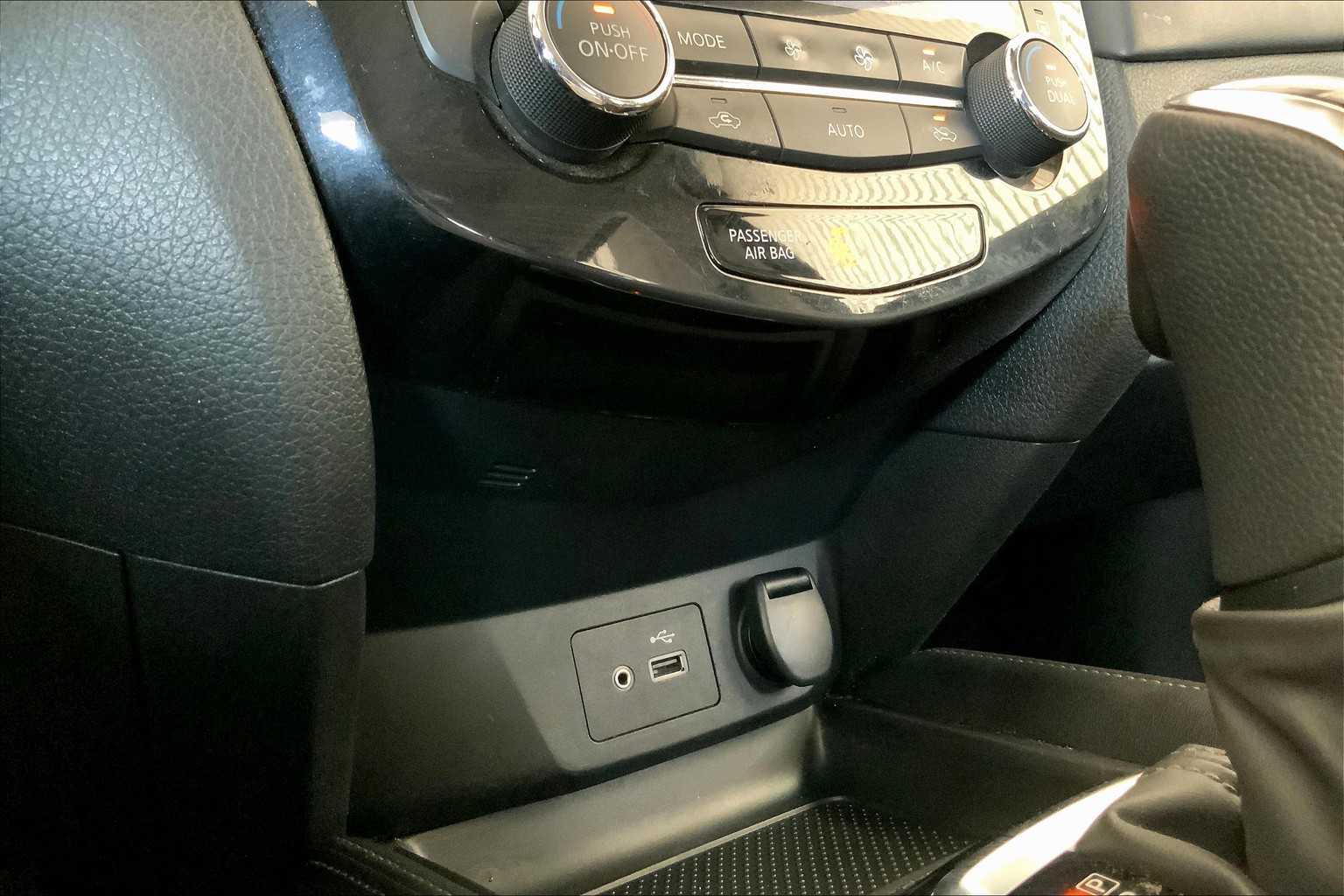 2018 Nissan Rogue SL photo 31