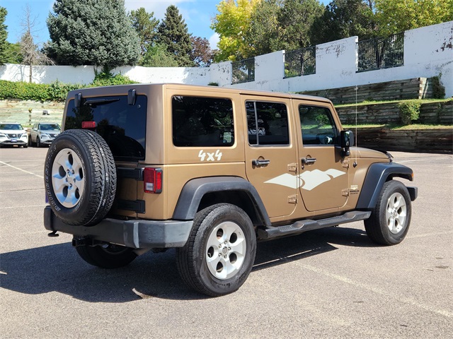 2015 Jeep Wrangler Unlimited Sahara photo 3