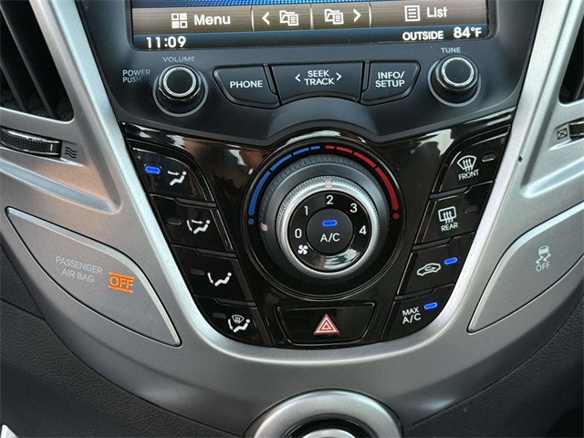 2012 Hyundai Veloster Base photo 17