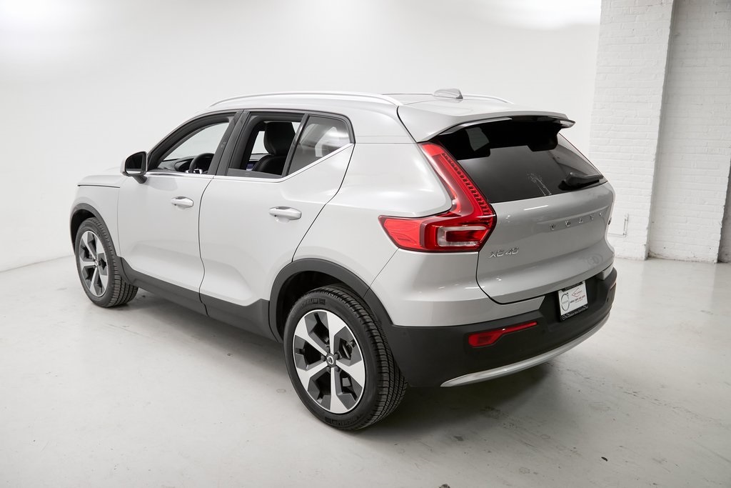 2023 VOLVO XC40 - Image 6