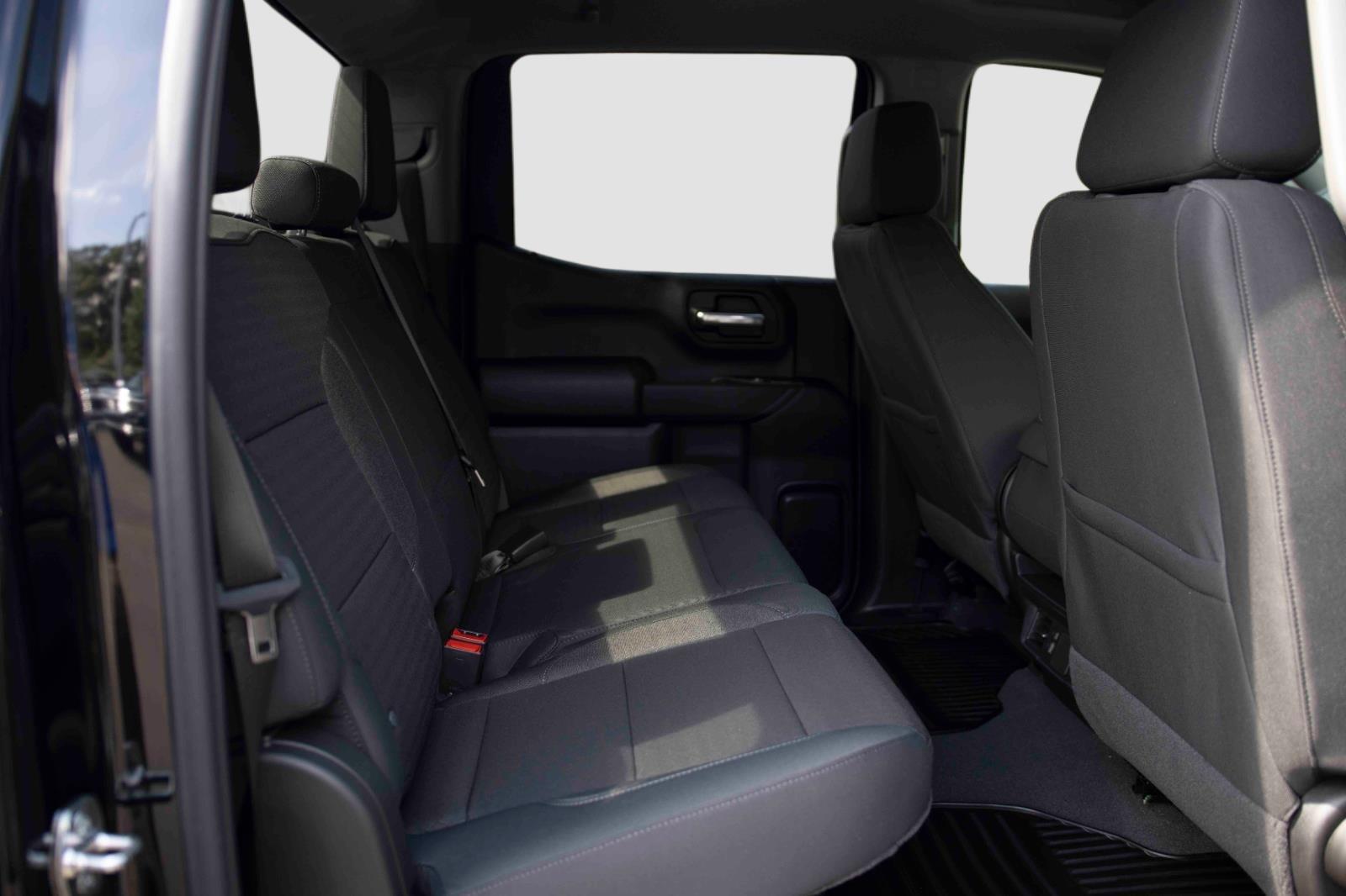 2025 Chevrolet Silverado 1500 Custom photo 17
