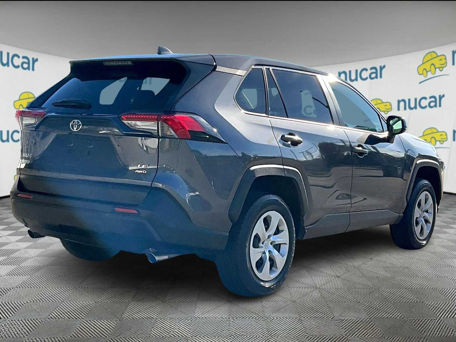 2023 Toyota RAV4 LE photo 4