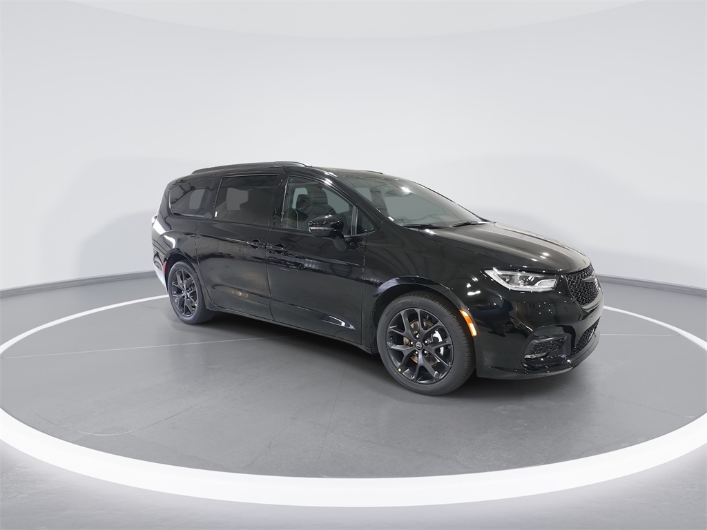 2026 Chrysler Pacifica Limited photo 2