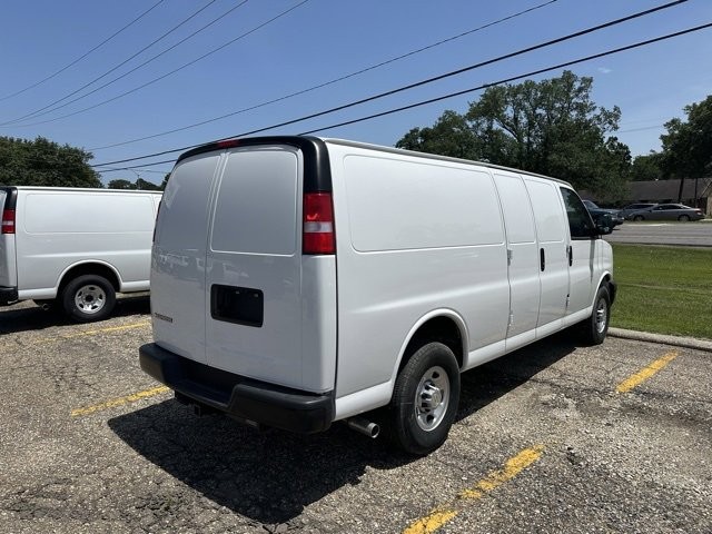 2024 Chevrolet Express Cargo