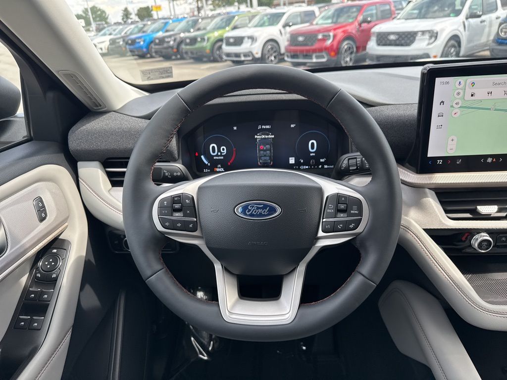 2025 Ford Explorer photo 24