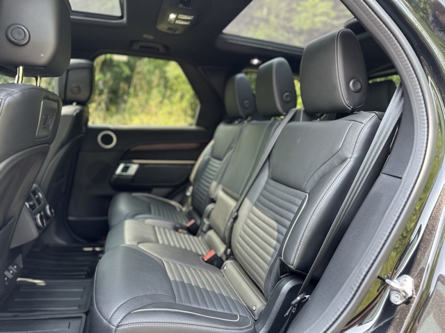 2024 Land Rover Discovery SE photo 18