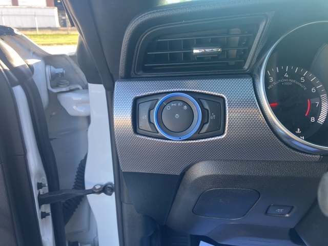 2020 Ford Mustang EcoBoost photo 25