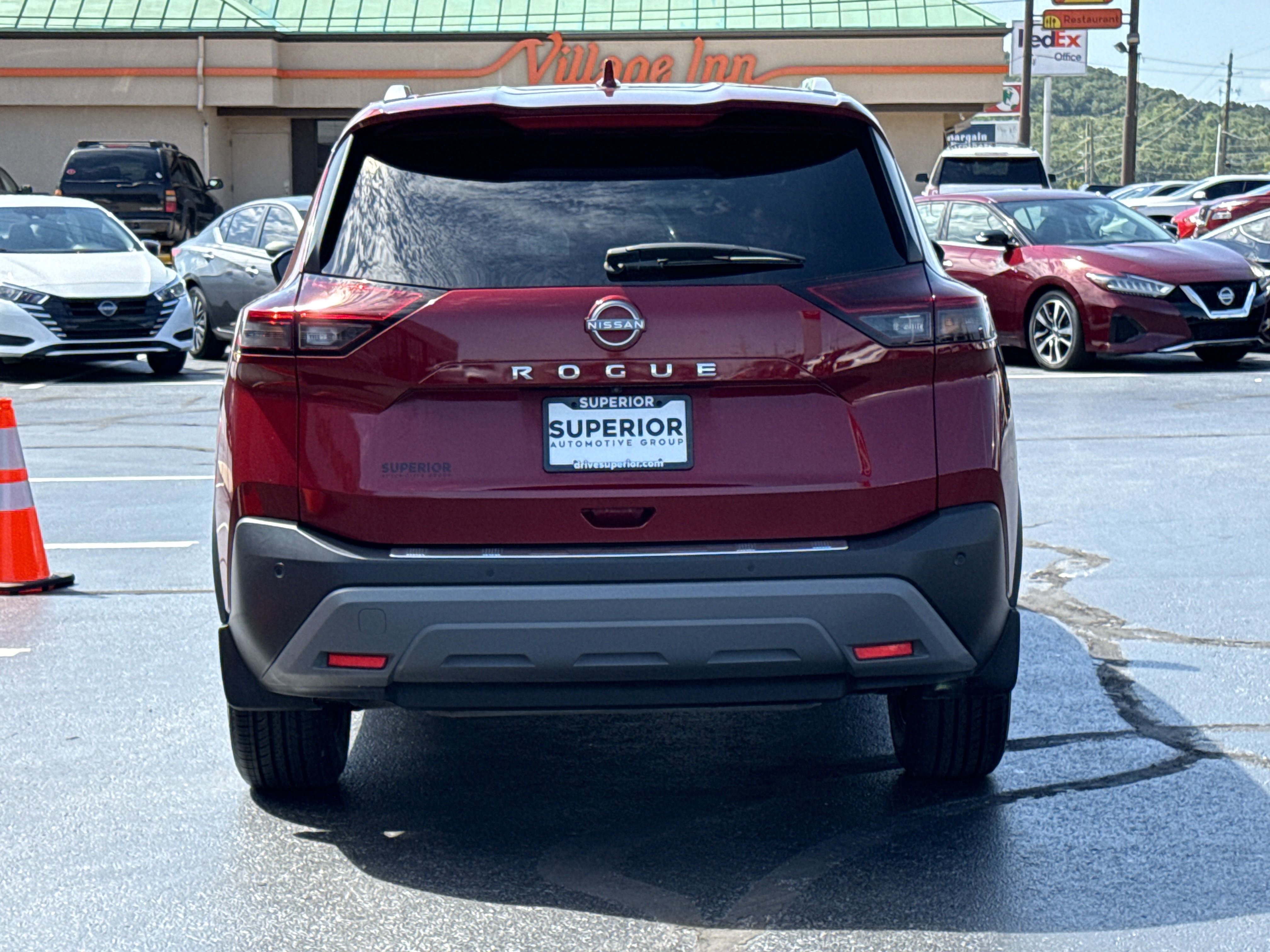 2023 Nissan Rogue SV photo 3
