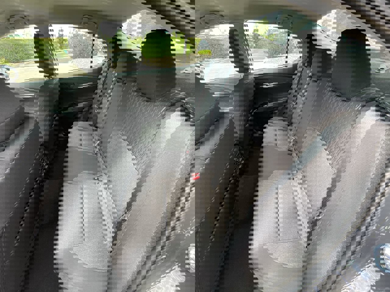 2025 Toyota Camry LE photo 11