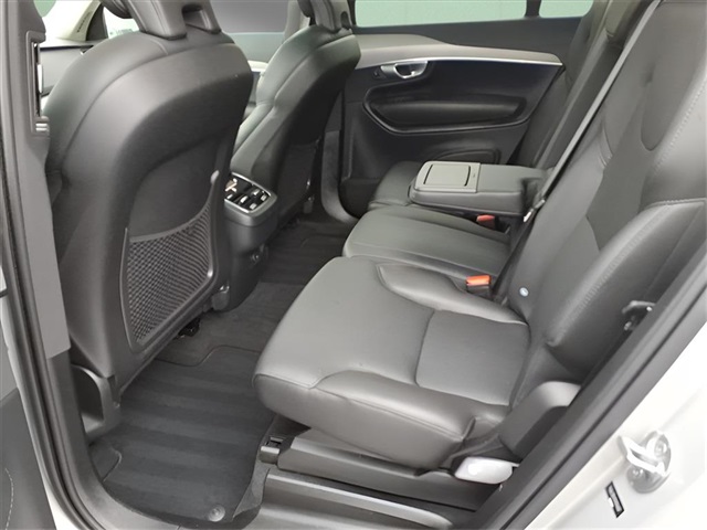 2024 Volvo XC90 B5 Core photo 3