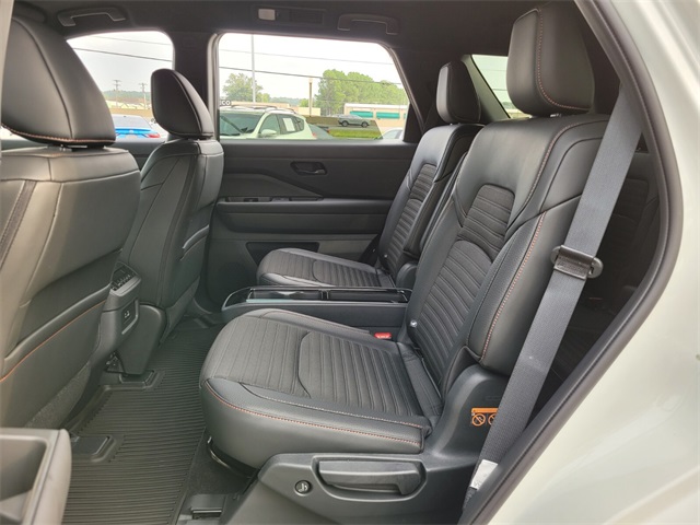 2025 Nissan Pathfinder Rock Creek photo 7