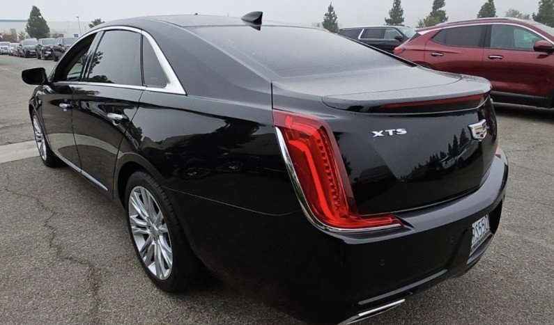 Used 2019 Cadillac XTS Luxury with VIN 2G61M5S38K9153282 for sale in Kansas City