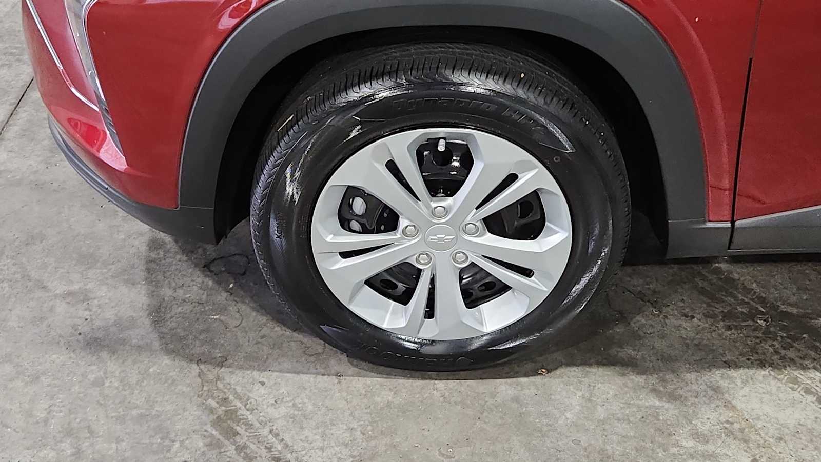 2025 Chevrolet Trax LS photo 14