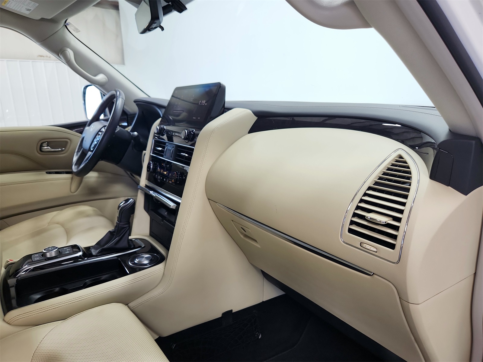 2023 Infiniti QX80 Luxe photo 34