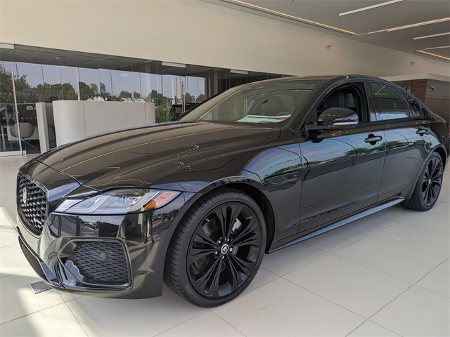 2024 Jaguar XF R-Dynamic SE