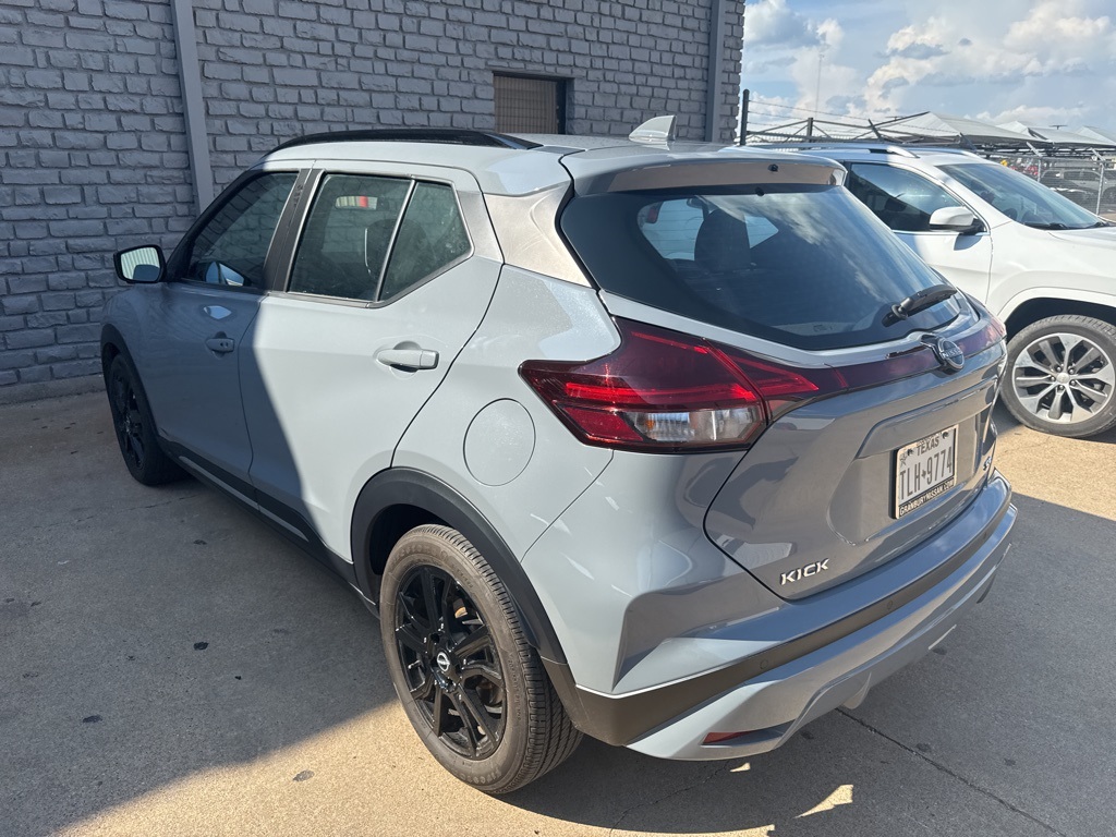 2023 Nissan Kicks SR photo 4