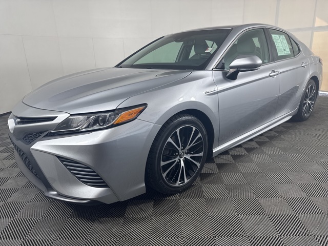 2019 Toyota Camry Hybrid SE photo 8