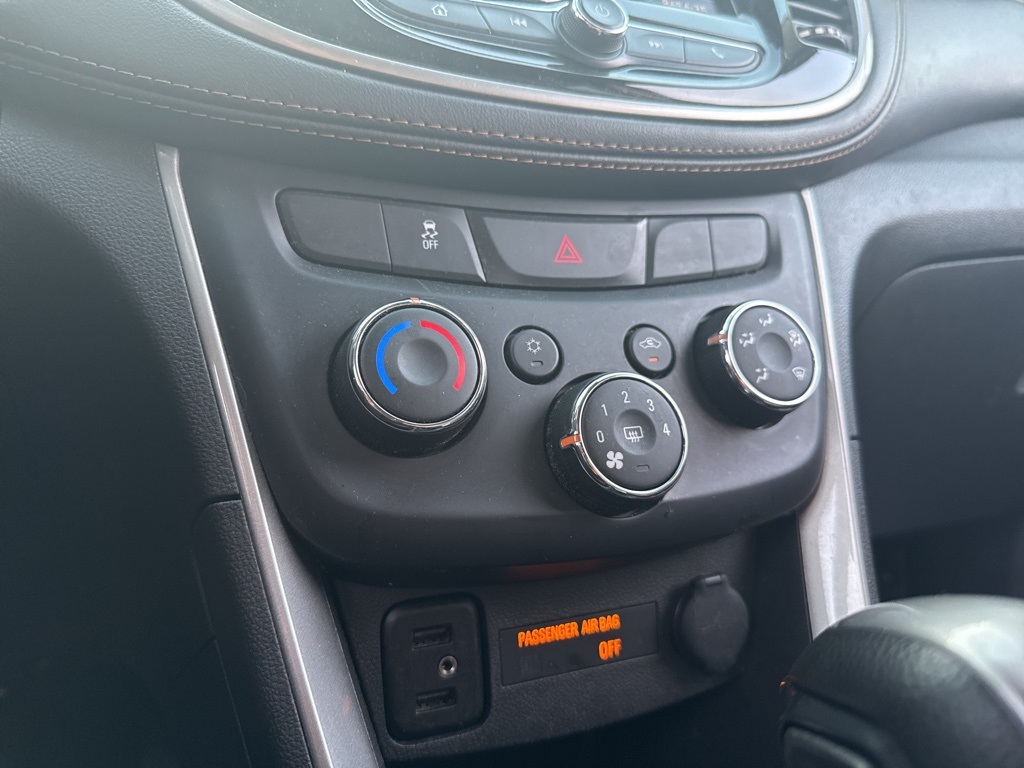 2022 Chevrolet Trax LT photo 9