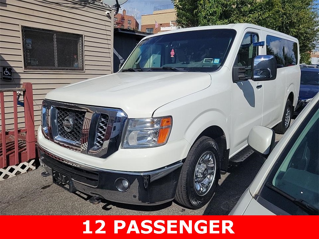 2015 Nissan NV Passenger SL's photo