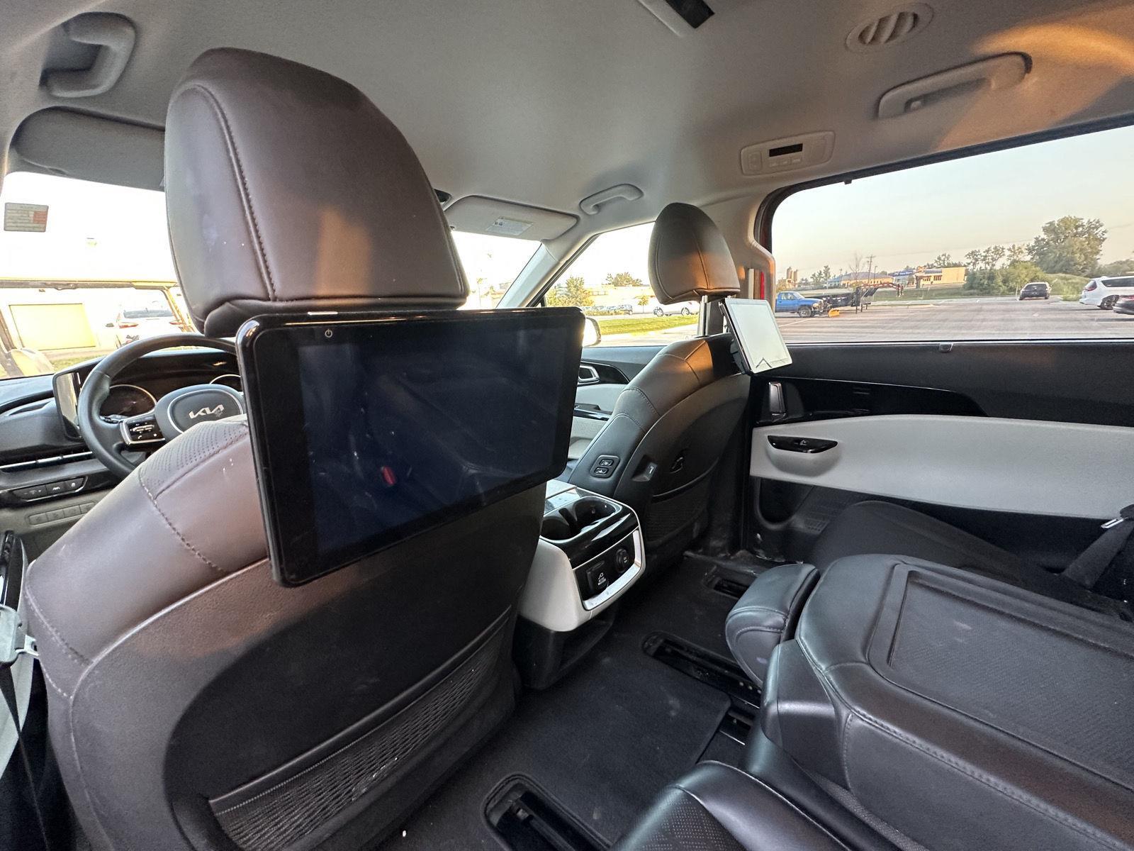 2022 Kia Carnival SX photo 9