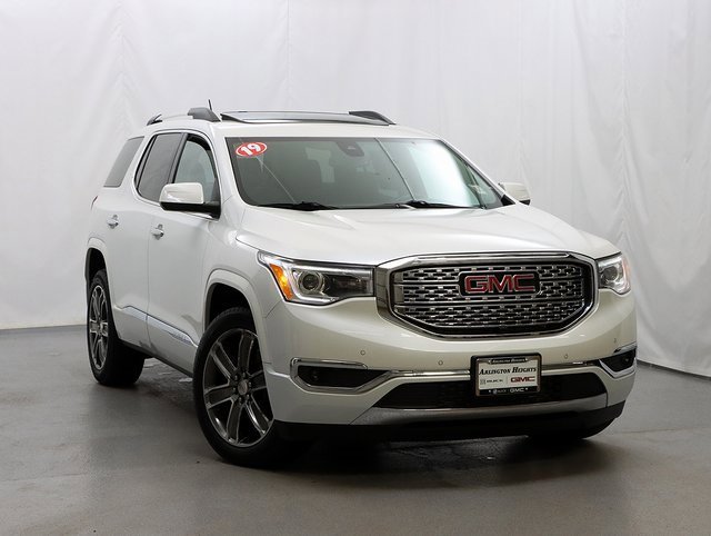 2019 GMC Acadia Denali's photo