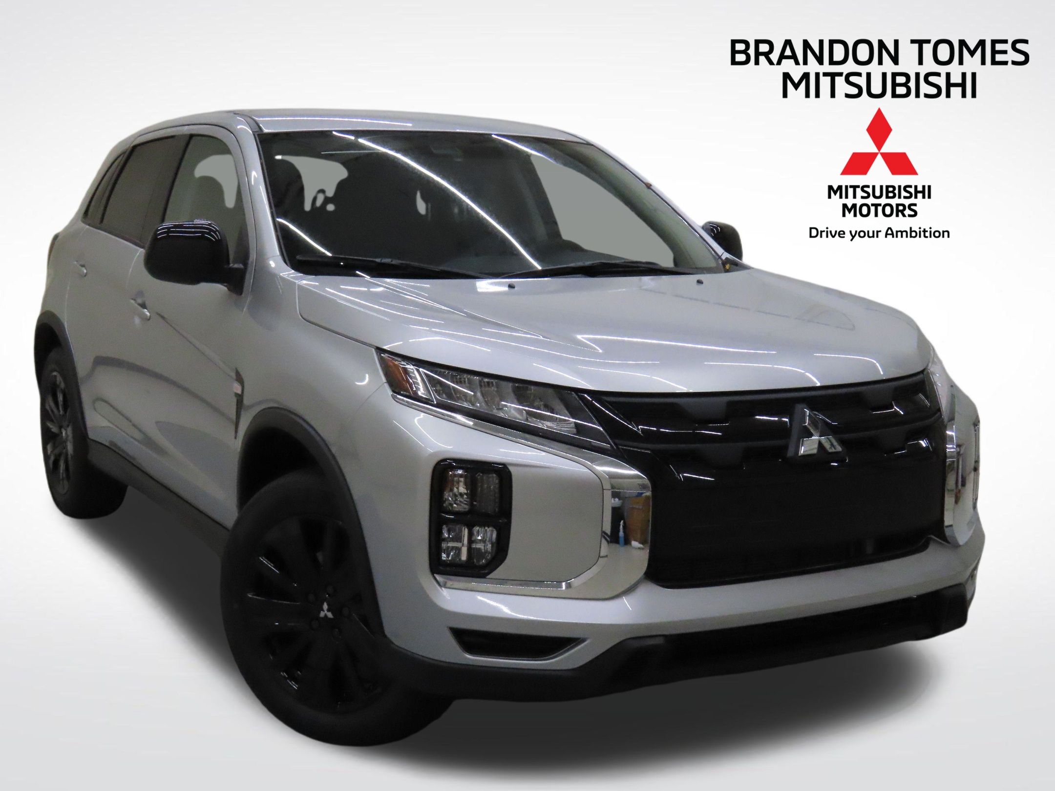 2025 Mitsubishi Outlander Sport LE's photo