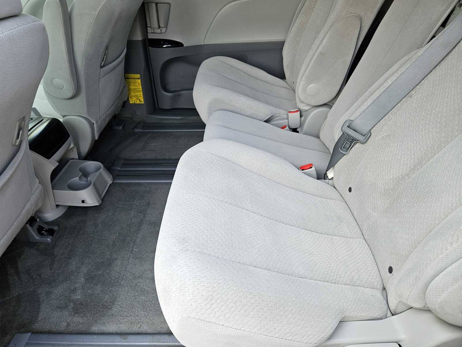 2013 Toyota Sienna LE photo 21