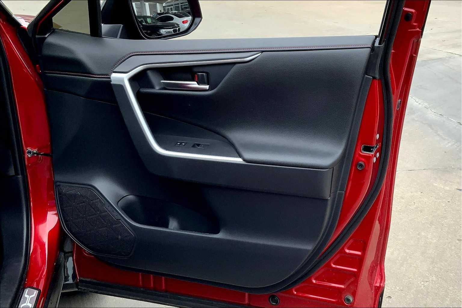 2025 Toyota RAV4 Hybrid XSE photo 41