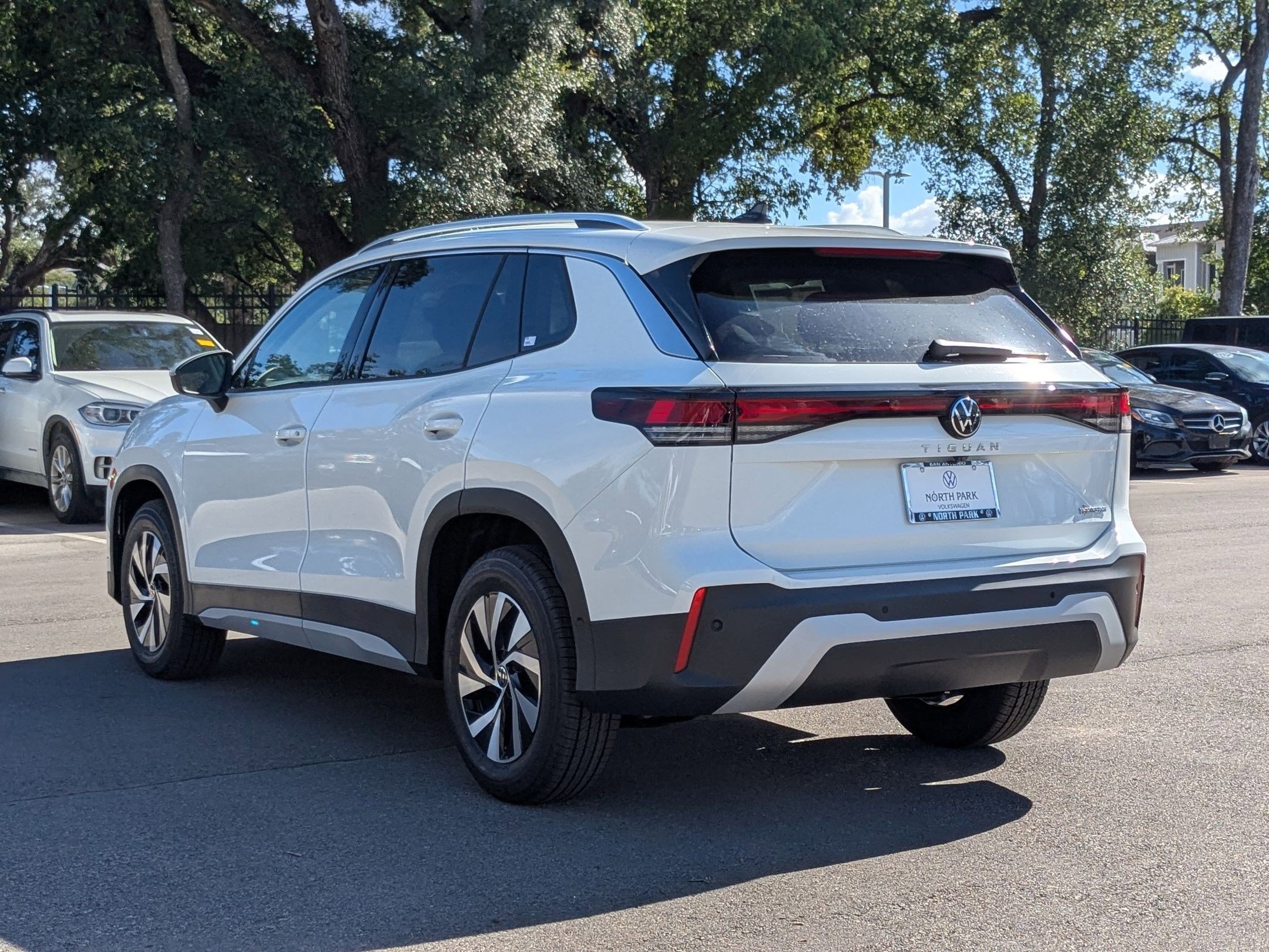 2025 Volkswagen Tiguan S photo 2