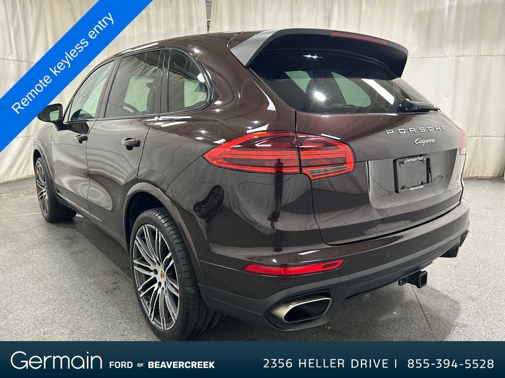 2017 Porsche Cayenne Base photo 4