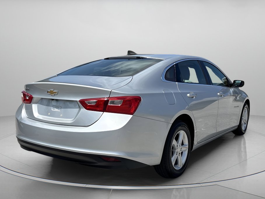 2020 Chevrolet Malibu LS photo 3