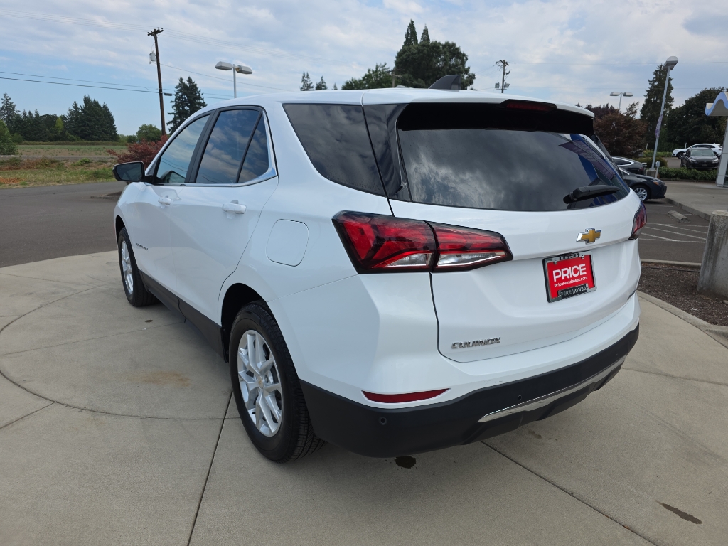 2024 Chevrolet Equinox LT photo 3