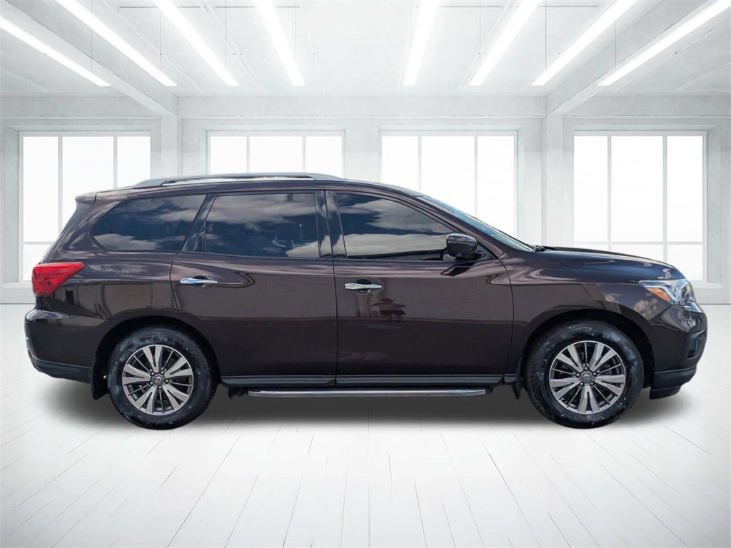 2020 Nissan Pathfinder SL photo 2