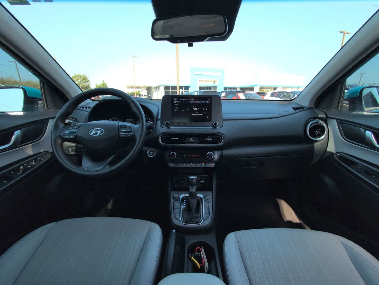2022 Hyundai Kona SEL photo 2