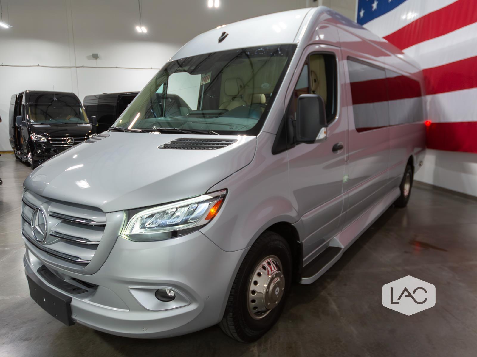 2022 Mercedes Benz Sprinter Cargo Van photo 10