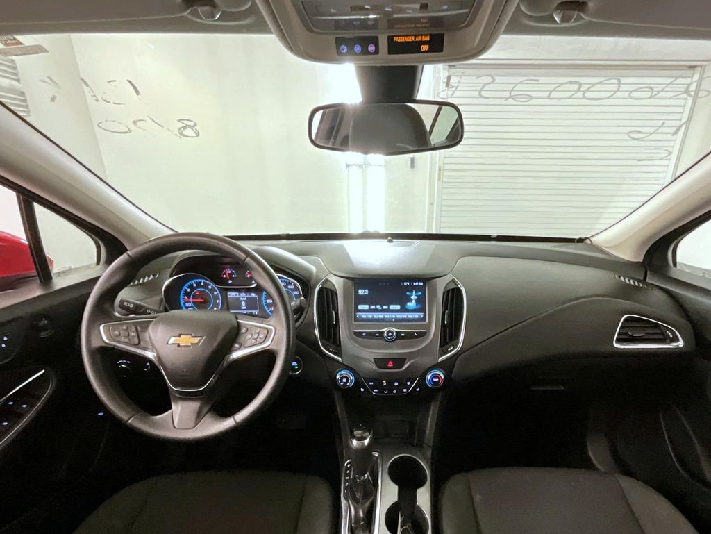 2016 Chevrolet Cruze LT photo 12