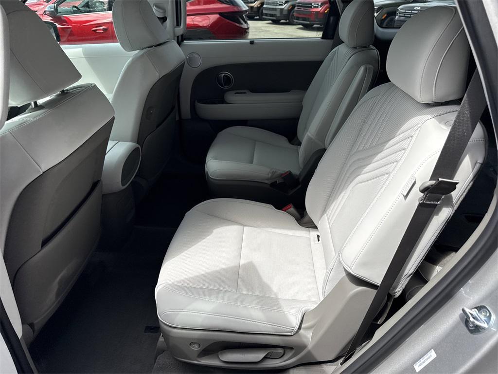 2026 Hyundai Palisade SEL photo 12