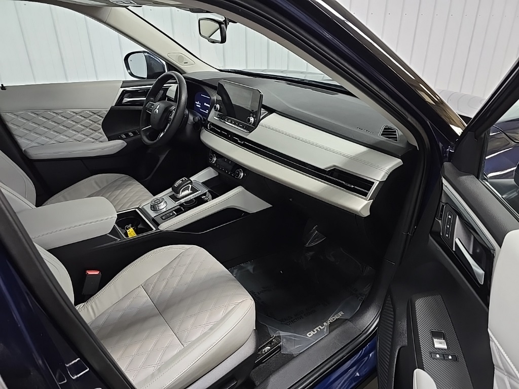 2023 Mitsubishi Outlander PHEV SEL photo 15