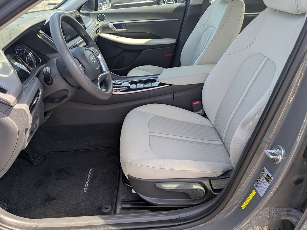 2022 Hyundai Sonata SE photo 10