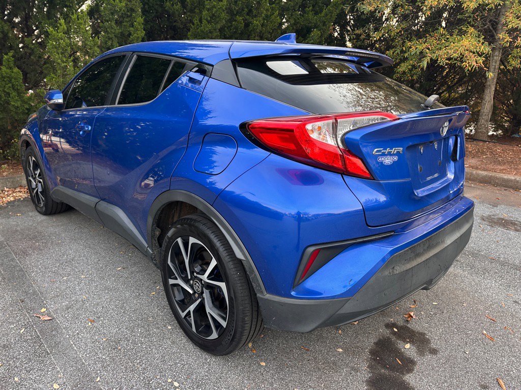 2020 Toyota C-HR XLE photo 4