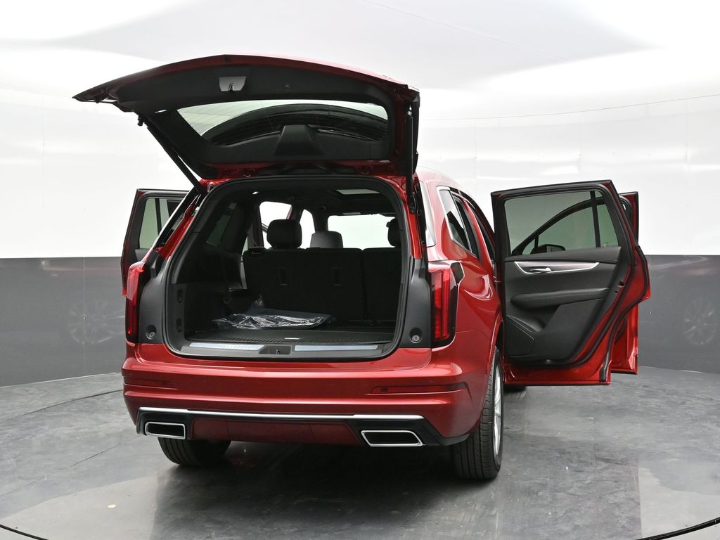 2025 Cadillac XT6 Luxury photo 36