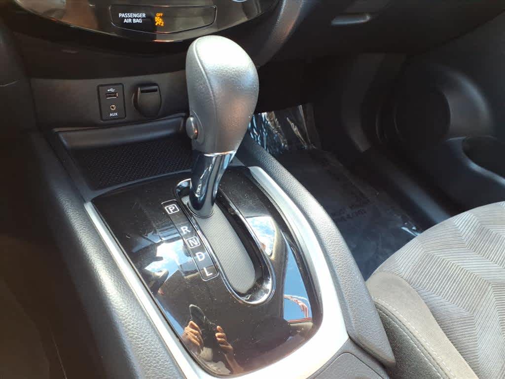 2015 Nissan Rogue SV photo 19