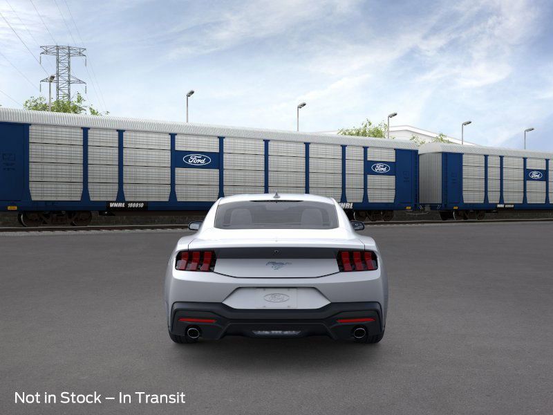 2025 Ford Mustang EcoBoost photo 4