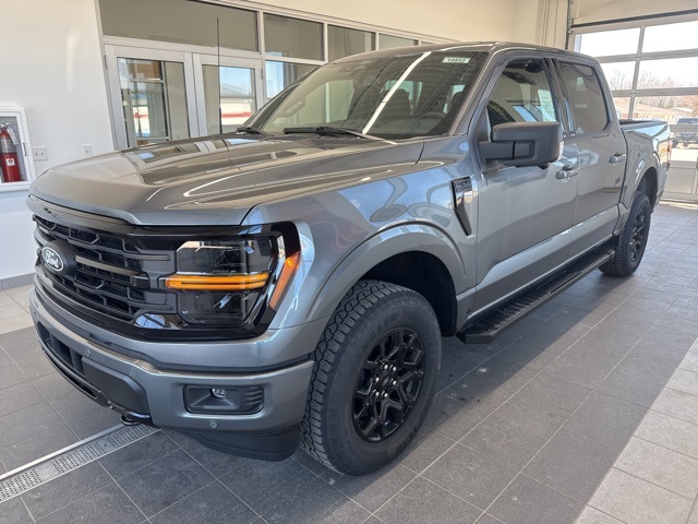 2025 Ford F-150 XLT photo 4