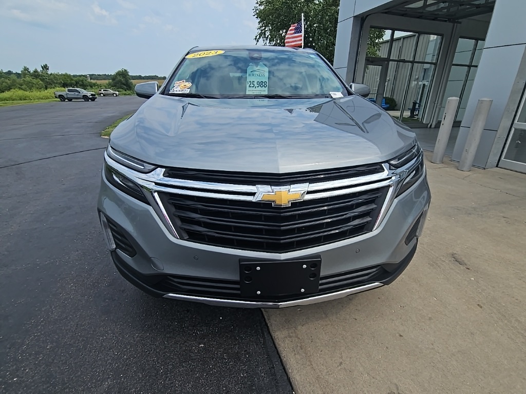 2023 Chevrolet Equinox LT photo 2