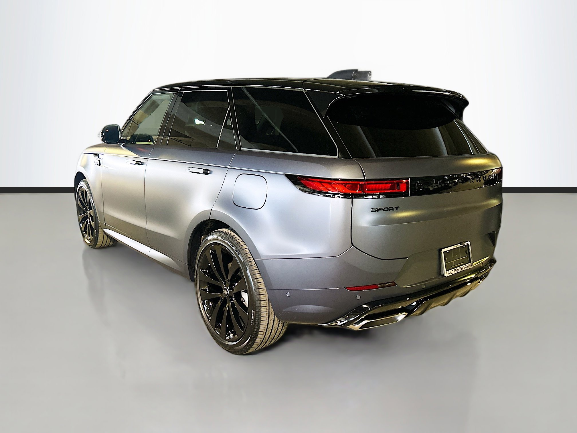 2025 Land Rover Range Rover Sport SE photo 3